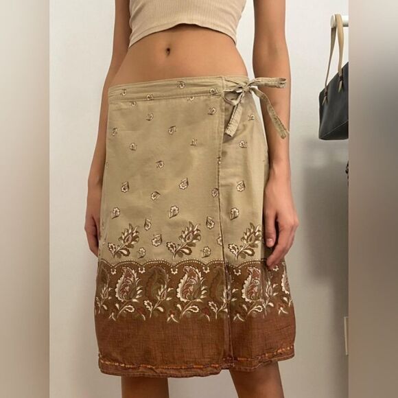 Old Navy Wrap skirt - Picture 1 of 10